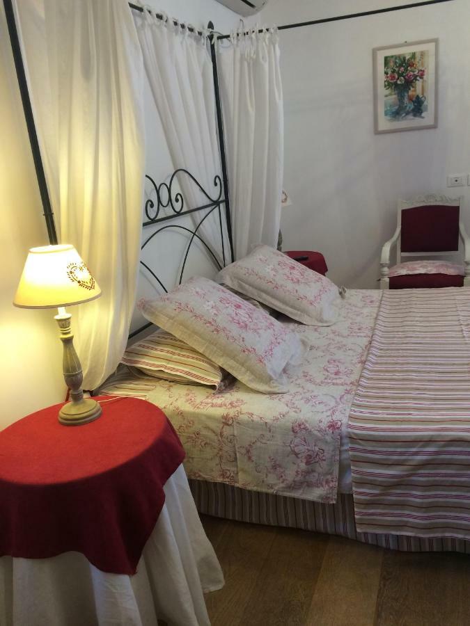 B&B H.M. Sonnino Buitenkant foto